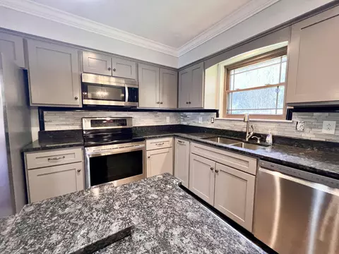 Kitchen - 226 Pine Grove Rd, Ringgold, GA 30736 photo 2 of 4