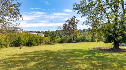 8411 Sanders Rd, Ooltewah, TN 37363