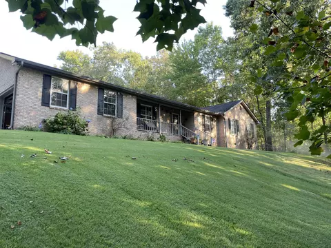 9016 Dallas Hollow Rd, Soddy Daisy, TN 37379