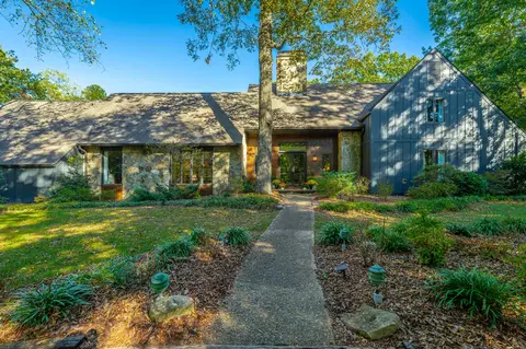 4206 Ivory Ave, Signal Mountain, TN 37377
