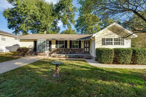 70 Lawrence Dr, Rossville, GA 30741