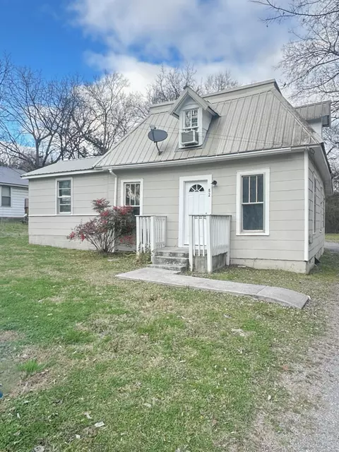 52 Wilburger St, Rossville, GA 30741