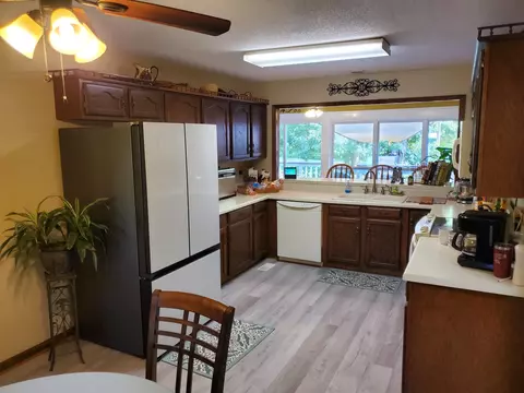 Kitchen - 80 Aaron Dr, Flintstone, GA 30725 photo 2 of 3