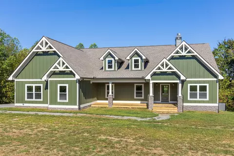 690 Preservation Dr, South Pittsburg, TN 37380