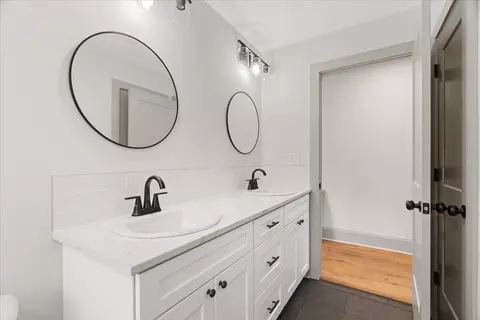 Bath - 137 Meadow Brook Dr, Rock Spring, GA 30739 photo 4 of 4