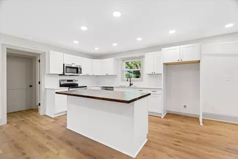 Kitchen - 137 Meadow Brook Dr, Rock Spring, GA 30739 photo 2 of 5