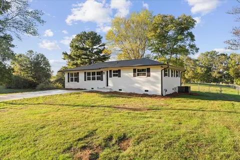 Exterior - 137 Meadow Brook Dr, Rock Spring, GA 30739 photo 2 of 8