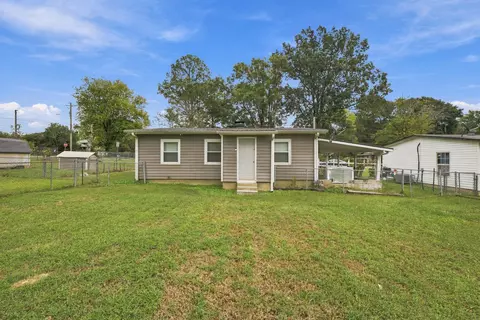 Exterior - 705 Burchfield Ave, Dalton, GA 30721 photo 3 of 5