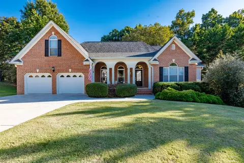 826 Brooke Stone Dr, Soddy Daisy, TN 37379