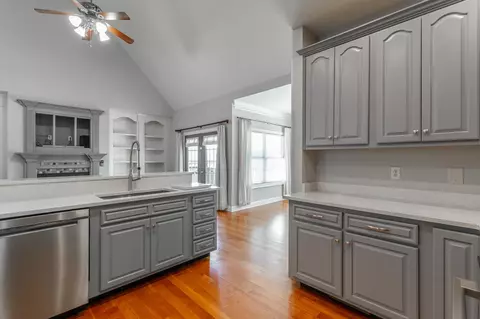 Kitchen - 49 Fallen Leaf Dr, Chickamauga, GA 30707 photo 4 of 5
