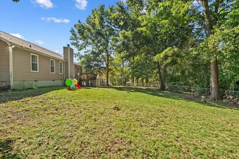 Exterior - 331 Bethany Dr, Dalton, GA 30721 photo 7 of 10