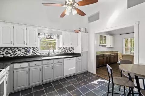 Kitchen - 331 Bethany Dr, Dalton, GA 30721 photo 4 of 4
