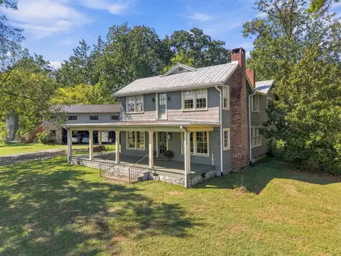 39 Brown Rd, Rossville, GA 30741