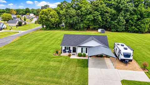 7 Stonegate Dr, Cedartown, GA 30125