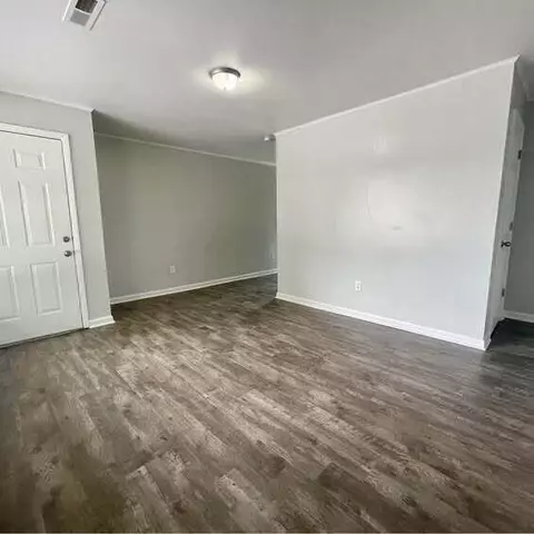Living - 505 507 Graham Cir, Rock Spring, GA 30739 photo 3 of 5