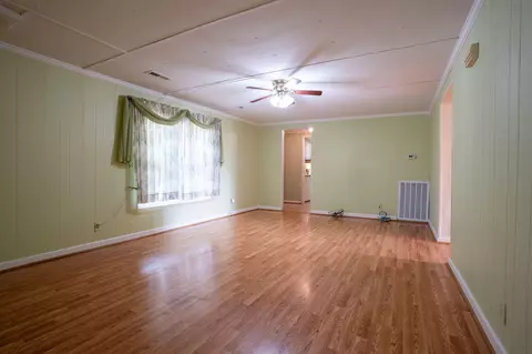 Living - 3660 County Road 45, Stevenson, AL 35772 photo 5 of 9