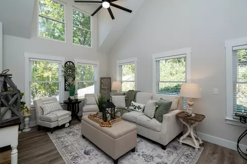 Living - 186 Mohawk Trl, Ringgold, GA 30736 photo 1 of 2