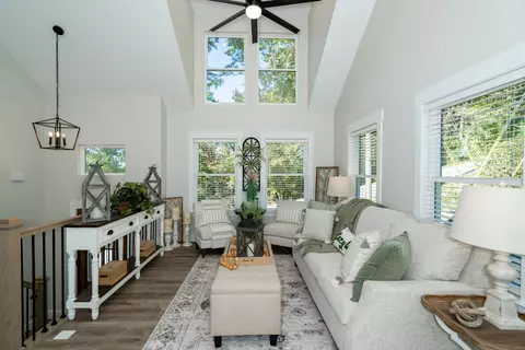 Living - 186 Mohawk Trl, Ringgold, GA 30736 photo 2 of 2