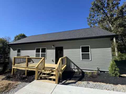 222 Hillandale Dr, Athens, TN 37303