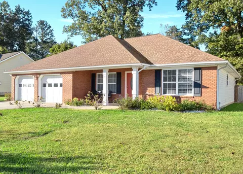 169 Century Station Dr, Rossville, GA 30741
