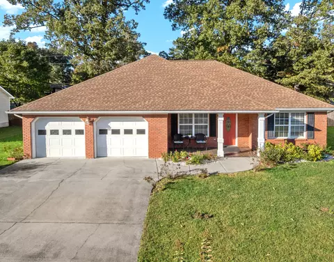 169 Century Station Dr, Rossville, GA 30741
