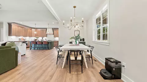 Dining - 4000 Crockett, Jasper, TN 37347 photo 1 of 3