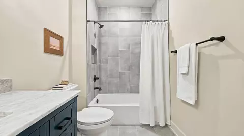 Bath - 4000 Crockett, Jasper, TN 37347 photo 8 of 8