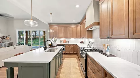 Kitchen - 4000 Crockett, Jasper, TN 37347 photo 8 of 8
