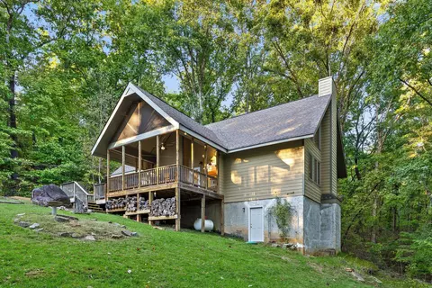 3947 W Rd, Signal Mountain, TN 37377
