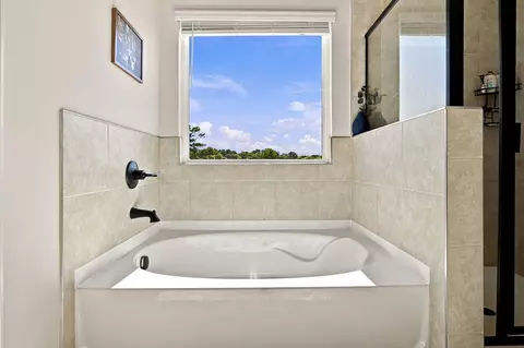 Bath - 32 Willow Cir, Rock Spring, GA 30739 photo 4 of 4