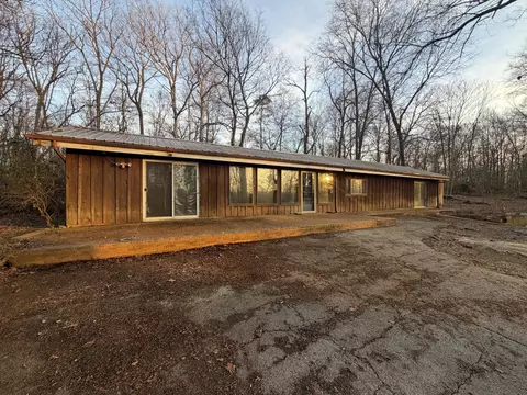 6504 Oak Dr, Harrison, TN 37341
