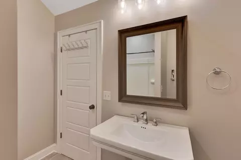 Bath - 8817 Pine Ridge Rd, Ooltewah, TN 37363 photo 8 of 8