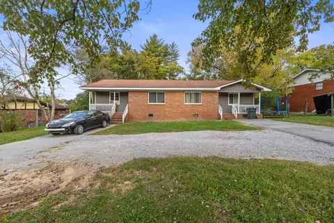 931 Cross St, Rossville, GA 30741