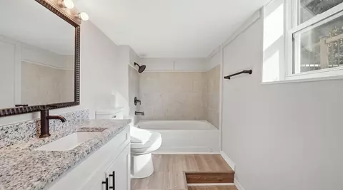 Bath - 49 Stuart Rd, Fort Oglethorpe, GA 30742 photo 4 of 5