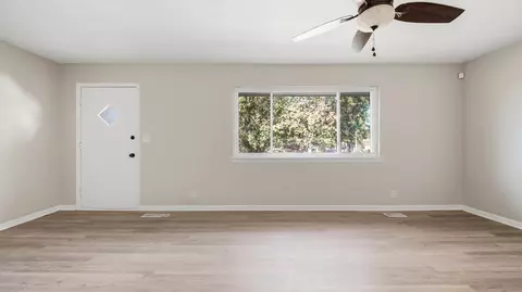 Living - 49 Stuart Rd, Fort Oglethorpe, GA 30742 photo 4 of 9