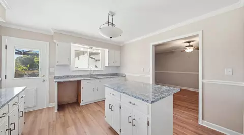 Kitchen - 49 Stuart Rd, Fort Oglethorpe, GA 30742 photo 5 of 5