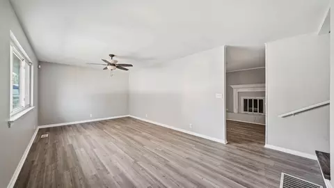 Living - 49 Stuart Rd, Fort Oglethorpe, GA 30742 photo 2 of 9