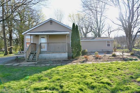 411 W Jackson Ave, Spring City, TN 37381
