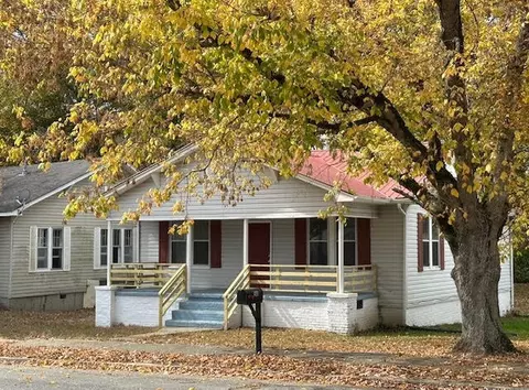 508 Pennsylvania Ave, Etowah, TN 37331