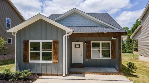 2017 Charles St NE, Cleveland, TN 37311