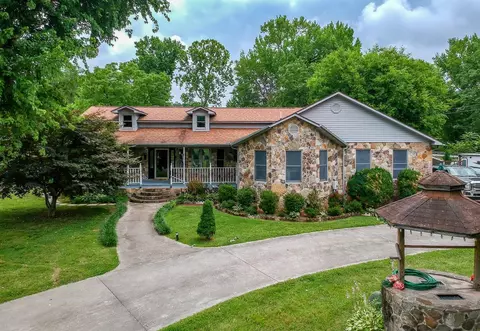 471 E Jackson Ave, Spring City, TN 37381