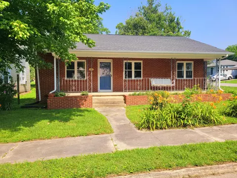 300 Ohio Ave, Etowah, TN 37331