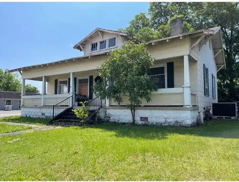 330 Tennessee Ave, Etowah, TN 37331