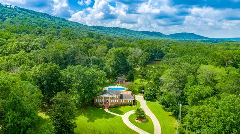 9204 Pleasant Ln, Ooltewah, TN 37363