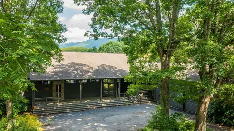 210 Hot Water Rd, Tellico Plains, TN 37385
