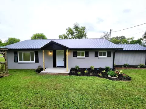 1803 Chestnut St, Sweetwater, TN 37874