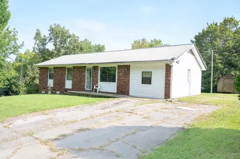 201 Gentry Street St, Etowah, TN 37331
