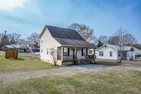 1204 Railroad Ave, Athens, TN 37303