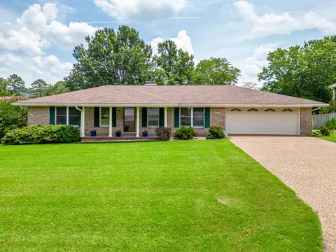 2389 Interlackin Cir NW, Cleveland, TN 37312