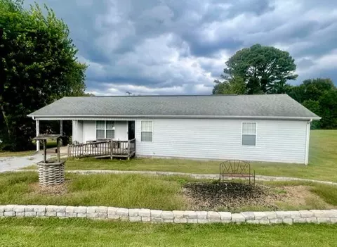 1013 Sweetwater Vonore Rd, Sweetwater, TN 37874
